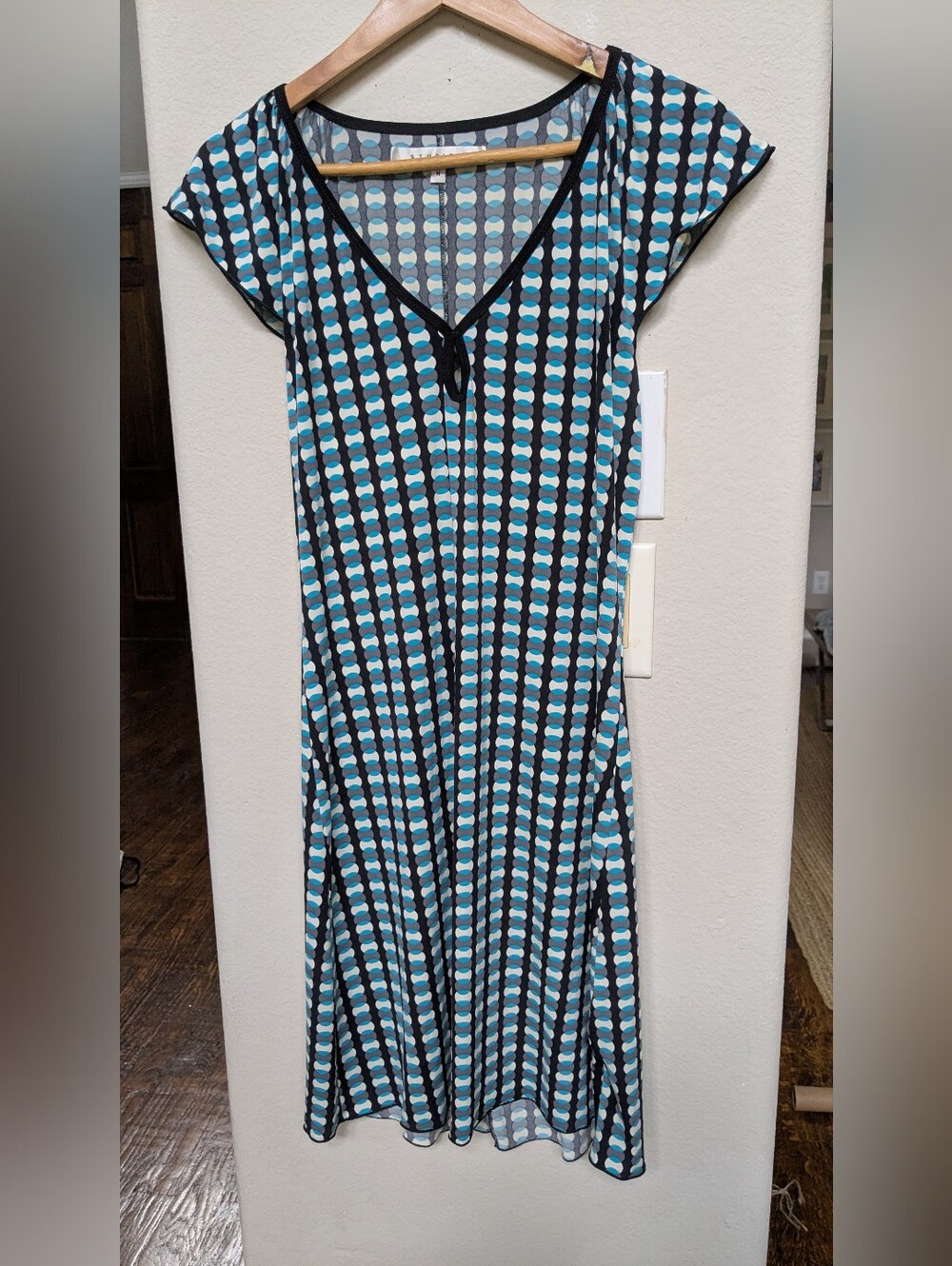 Women’s Blue and Black Patterned V-Neck Dress